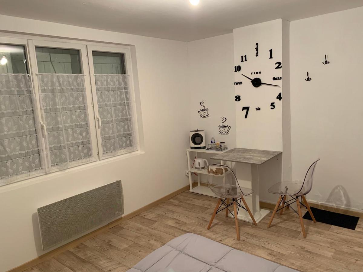 Studio Ideal Travail, Famille, Tout Y Est … Apartment Dompierre-sur-Besbre Exterior foto